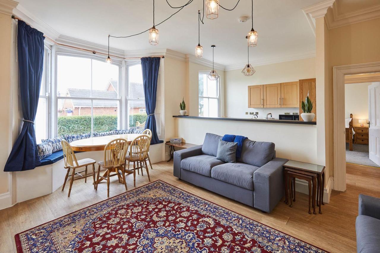Appartamento Ground Floor At The Old Vicarage Scarborough Esterno foto