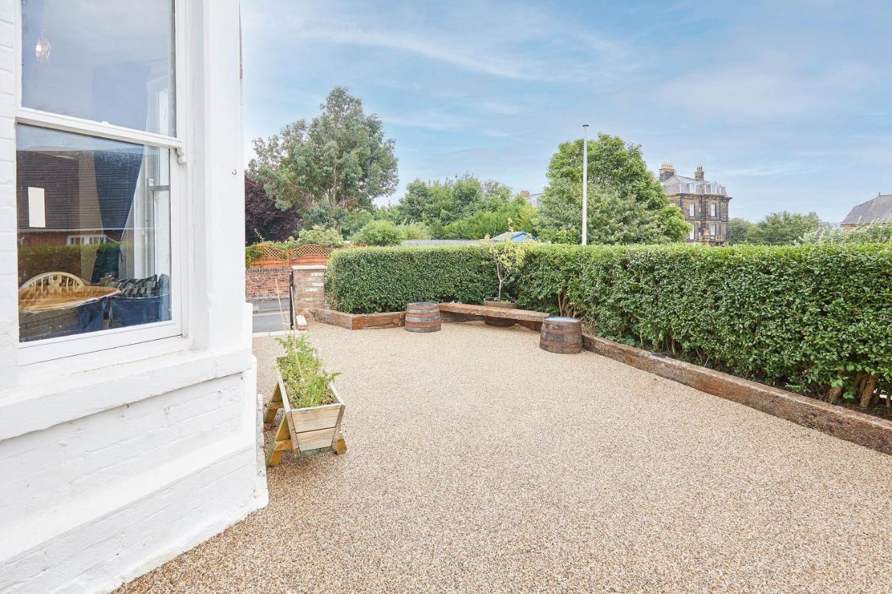 Appartamento Ground Floor At The Old Vicarage Scarborough Esterno foto